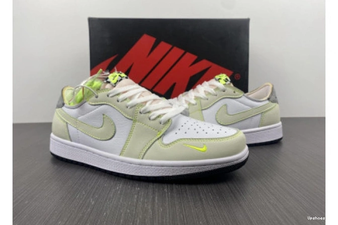 GREEN-BLACK WHITE GHOST AIR 1 OG DM7837-103 LOW JORDAN 0315